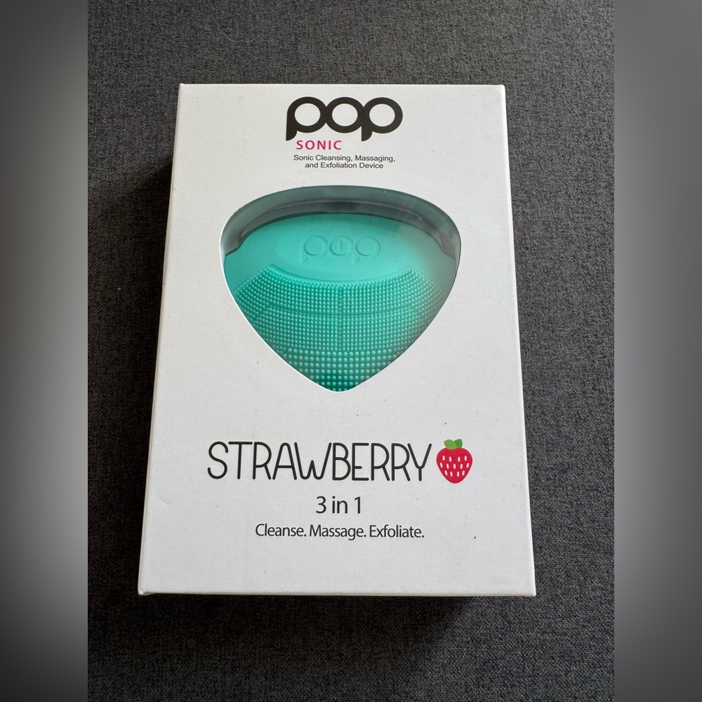 NEW Pop Sonic Strawberry 3 in 1 Skin Exfoliating Cleanser in Turquoise